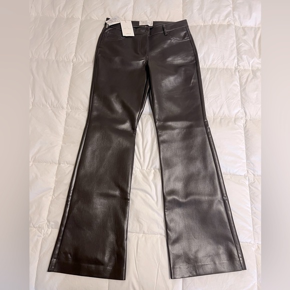 Aritzia, low rise flare, rich mocha brown, size 6 women’s - Picture 2 of 4